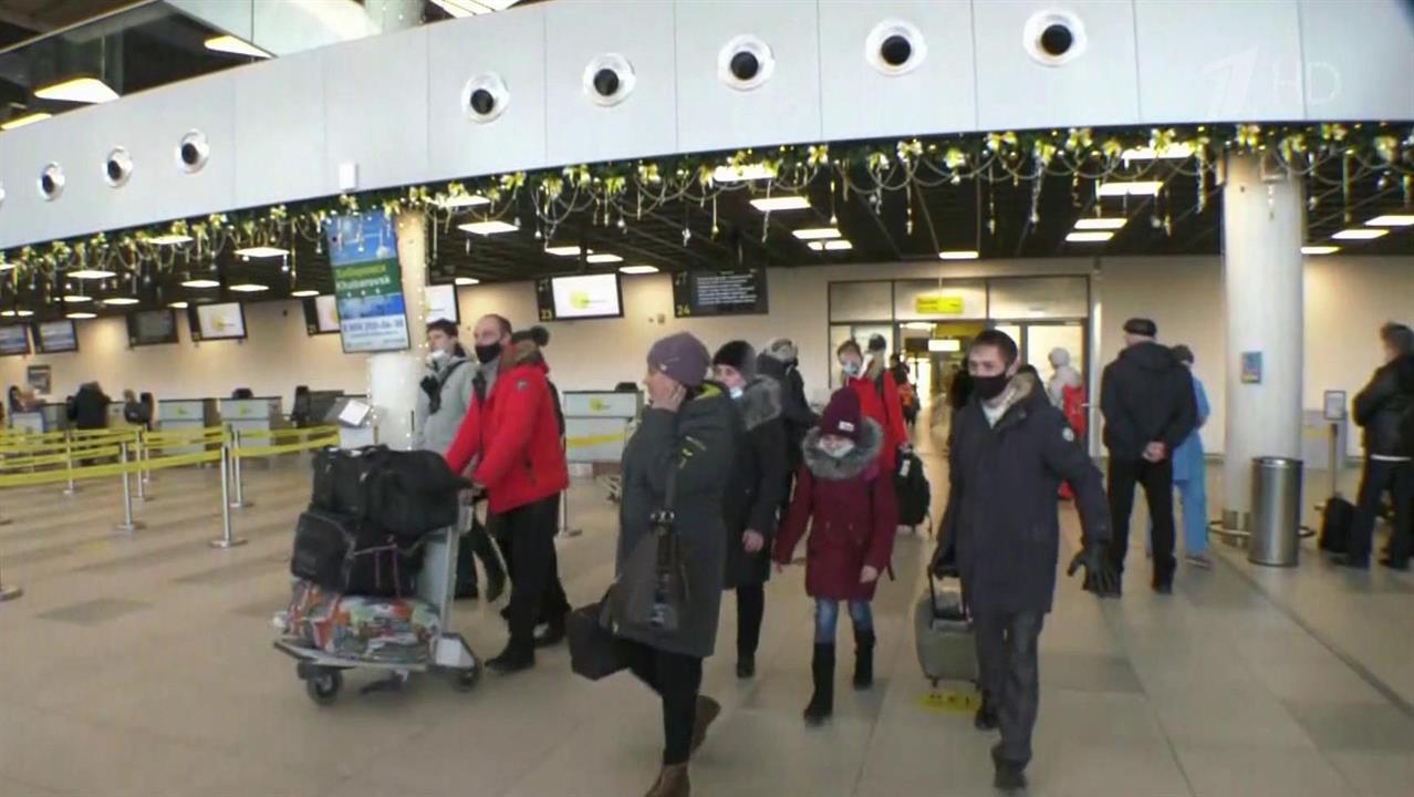 Правительство выделит пять миллиардов рублей допол...й на авиаперевозки пассажиров на Дальний Восток