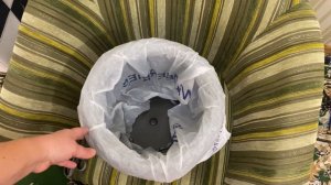 Как в кашпо из ротанга насыпать землю