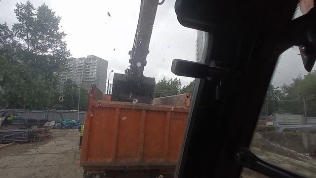 погрузка грунт Hitachi 330 смотреть онлайн