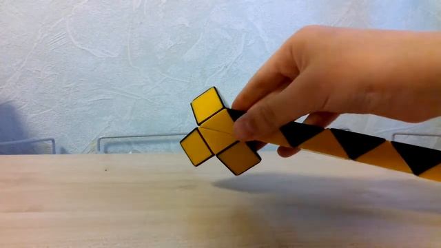 Цветок из змейки Рубика на 24 элемента смотреть онлайн