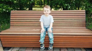 Мальчик в 3 года очень красиво поёт!!!