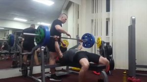 Medium bp training session 120 kg (265 lbs) 3 x 4 reps