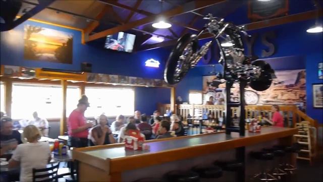 Poopy´s Pub n´Grub, Savanna, IL, 2015 смотреть онлайн