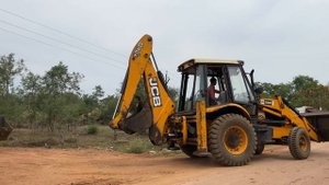 JCB 3dx Backhoe Fully Loading Mud in Tata 2518 Ex Truck and Tata Truck