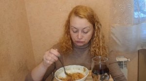 Мукбанг на кухне с Ксюшей/фунчоза/еда на кемеру