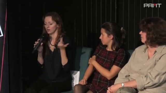"Мама, я жертва буллинга": встреча к премьере спектакля "Фото topless"