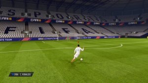 FIFA 18 ТРЕНИРОВОЧНАЯ АРЕНА ★ УДАРЫ ЧЕРЕЗ СЕБЯ ★ RONALDO ИСПОЛНЯЕТ
