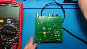 Ремонт World Vision T37, зависает после включения.