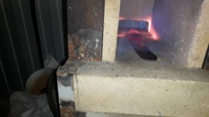 Закалка клинка в трансформаторном масле с помощью газового горна  Сталь 9 ХФ.