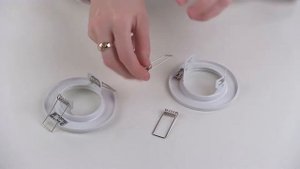Установка пружинки во встраиваемый светильник