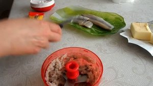 Селедочное масло. Простой забытый рецепт. Измельчитель ,,Tupperware,, мне напомнил о нём. -)