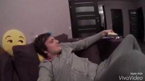 Шапик получив по яйцам