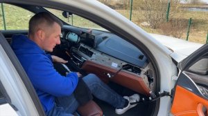 How to remove BMW G30 headunit for WiFi antenna installation