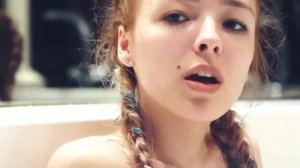 ДЕВУШКА В ВАННОЙ РАССКАЗЫВАЕТ ПРО БИТКОЙН !!!!