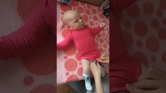 як безпечно одіти та зняти бодік з немовляти смотреть онлайн