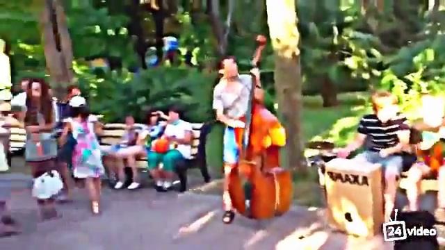Ансамбль"Уличные музыканты"    Street musicians.