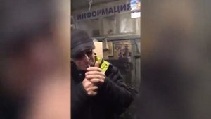 Что тяжелее килограмм ваты или килограмм гвоздей?)))