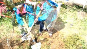 Как проверить ровность стен без отвеса.