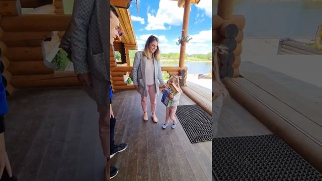 Поздравляем детей с праздником. Подарки. 1 июня смотреть онлайн