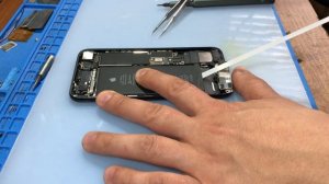 iPHONE 7 ЗАМЕНА БАТАРЕИ СВОИМИ РУКАМИ