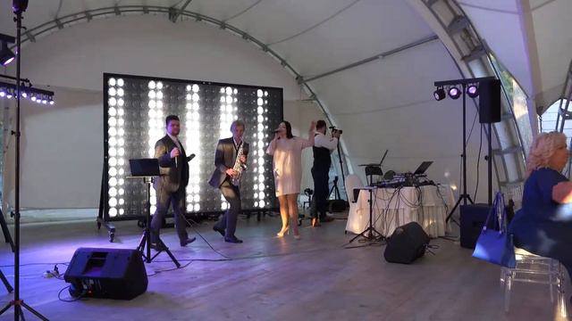 Ольга KODA, Илья Окулов, Дмитрий Анисимов (саксофон). Трио. Современные хиты. Live. смотреть онлайн