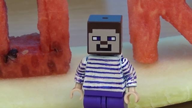 ГРУЗОВИК ИЗ АРБУЗА для НУБА ИЗ МАЙНКРАФТ ! Как сделать машину из корок у себя дома ! смотреть онлайн