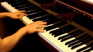 Играет классно на пианино!!!