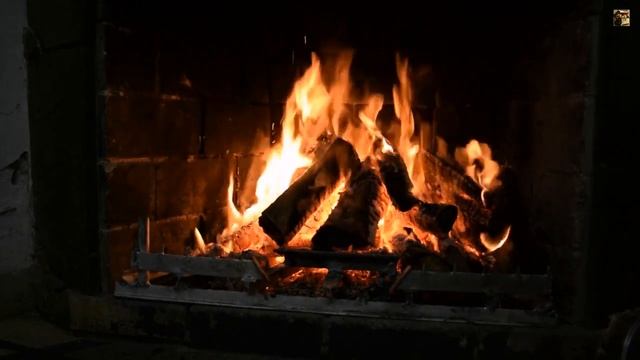 Звук зимней вьюги и огня в камине, треск дров& Видео для сна&