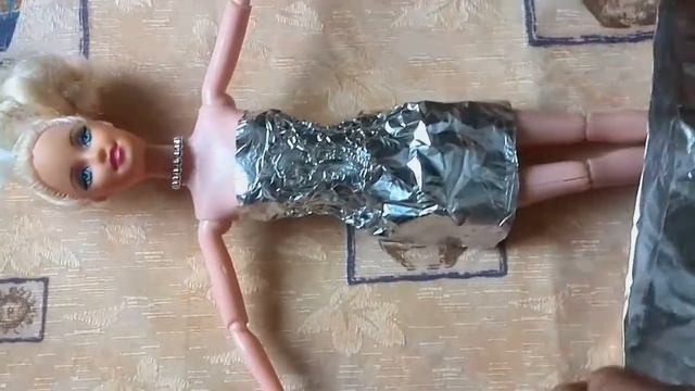 Платье из фольги. смотреть онлайн