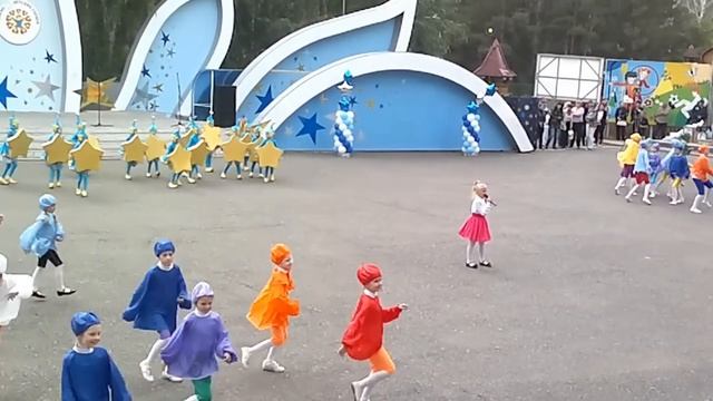 ПЛУТОНЧИКИ поет Алексеенко Лиза