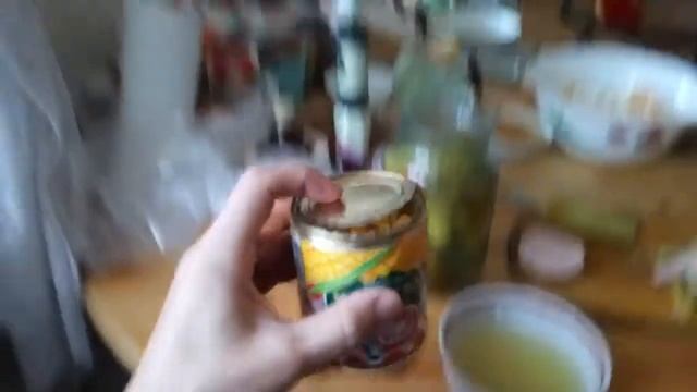 Как неправильно открывать консервные банки смотреть онлайн