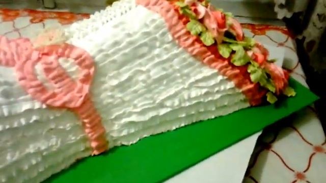 Торт "Букет роз" украшен белково-заварным кремом. смотреть онлайн