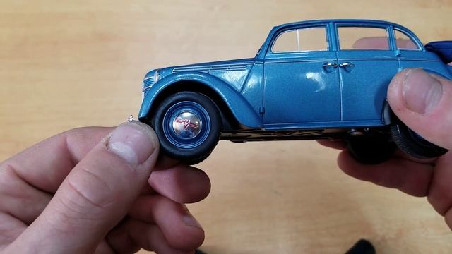 Москвич 400 - 420А 1:24 Hachette Легендарные советские автомобили ＃15 смотреть онлайн