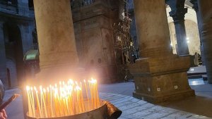 Наша традиция - благодарственная свеча сомолитвенников Святого Иерусалима - от Благодатного Огня