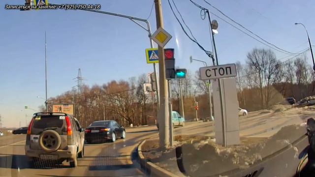 Поворот направо со Старокачаловской на Коктебельскую