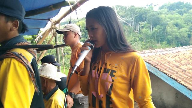 Lagu Gerong ICAN GROUP manggung Di Cihayir Padasuka смотреть онлайн