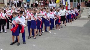 Выпускной вальс 4 "А" класс, лицей им.Петру Мовилэ
