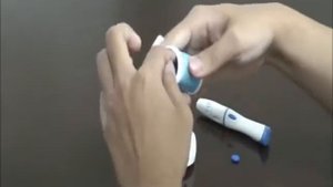 eBsensor - современный глюкометр с доступными тест-полосками. Инструкция по использованию.