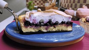 Потрясающий ПИРОГ с ЧЕРНОЙ СМОРОДИНОЙ! Все думают, что настоящий торт, а готовить проще простого.mp4