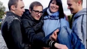 Как правильно поднять девушку
