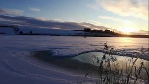 На снегоходе по озеру.