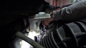 Замена топливного фильтра Kia Sportege 3  турбодизель 1.7