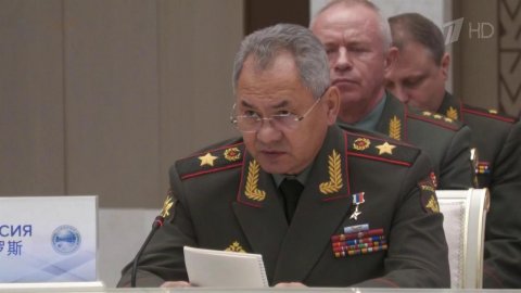 Сергей Шойгу участвует в заседании министров обороны государств ШОС