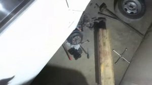 nissan vanette LD20 2wd. Замена нижней шаровой опоры.