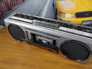 Toshiba rt-sf1 cassette radio vintage 1985 года-ЯПОНИЯ.