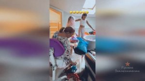 Дочки Ксении Бородиной затеяли генеральную уборку в игрушках