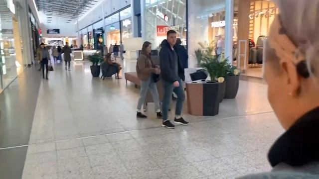 Очень интересный рассказ о том, как устроен маркетинг в торговых центрах смотреть онлайн