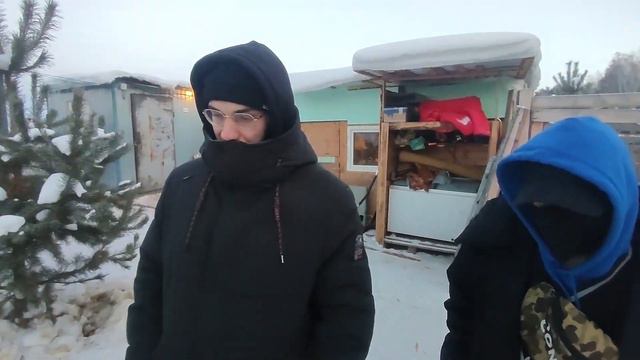 Максим @Mnogoznaal11 приехал в гости к собачкам