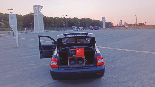 Бюджетные широкополосные 20см динамики. URAL AS-M200 MOLOT Подключены от магнитолы. 70hz 12db/octav смотреть онлайн