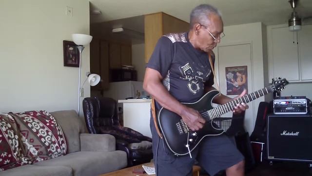 Schecter Hellraiser Passive Black W/FR смотреть онлайн